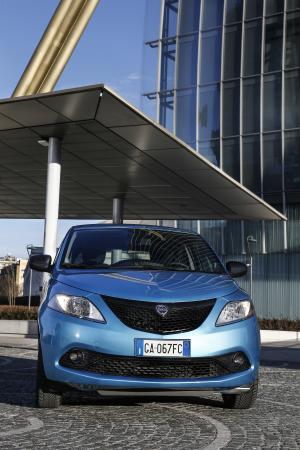 Lancia Ypsilon Hybrid EcoChic Maryne 2020 года 
